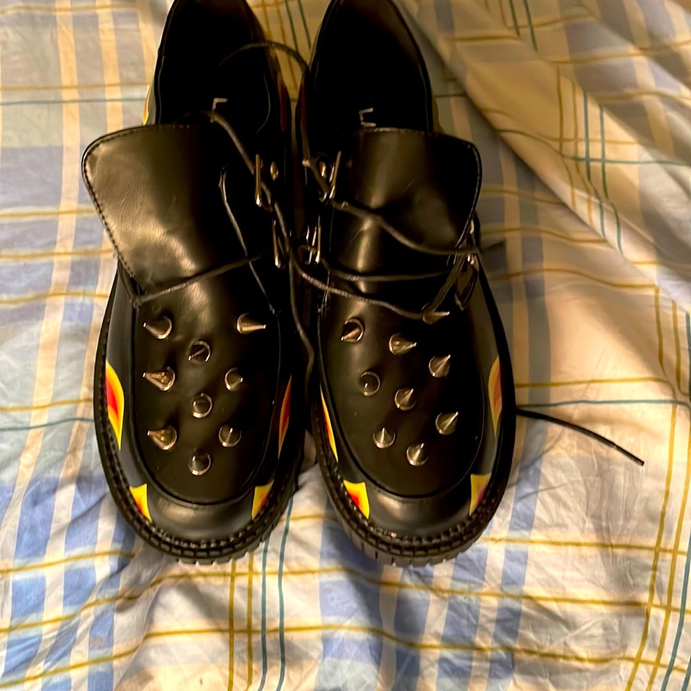 Creeper flame shoes